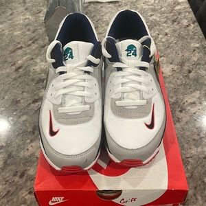 Air Max 90 Ken Griffey’s super clean